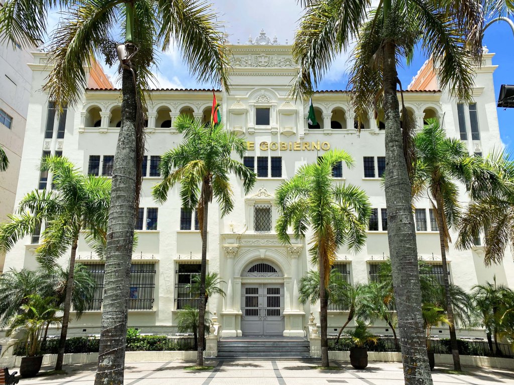 Gobernaciones se reúnen en Santa Cruz para analizar soluciones a la&nbsp;crisis