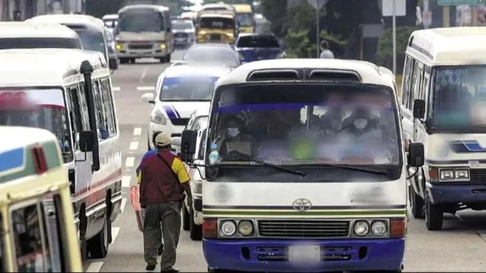 Choferes amenazan con paro indefinido si no se acepta el pasaje de Bs&nbsp;2,50
