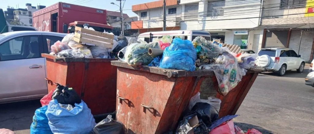 Vertedero bloqueado, basura en las calles&nbsp;cruceñas