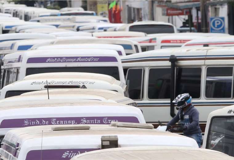 Exigen frenar el ingreso de micros intermunicipales a Santa&nbsp;Cruz