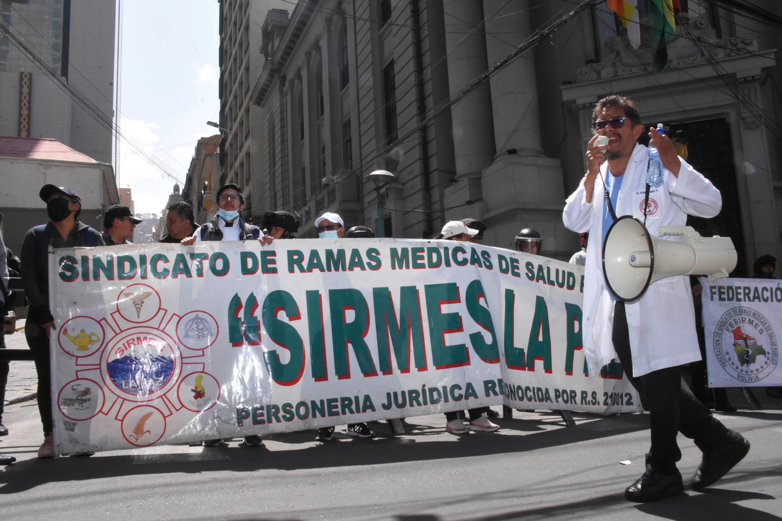 El paro de salud se prolonga hasta el miércoles; el sector inicia otros dos días de protesta