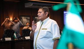 Asambleísta indígena Roberto Urañavi asume como gobernador en suplencia de Santa Cruz
