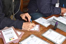 Llegan a Santa Cruz las papeletas electorales bajo resguardo de las Fuerzas Armadas